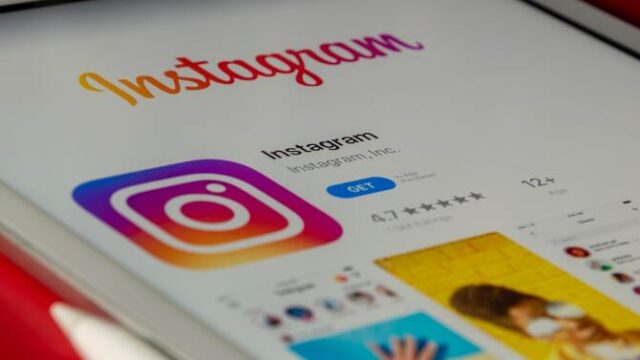 インスタ　連絡先　同期